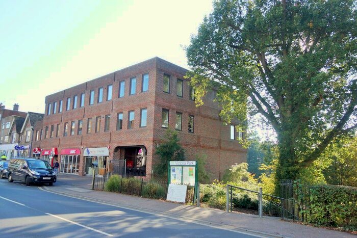 2 Bedroom Flat To Rent In South Road, Haywards Heath, RH16