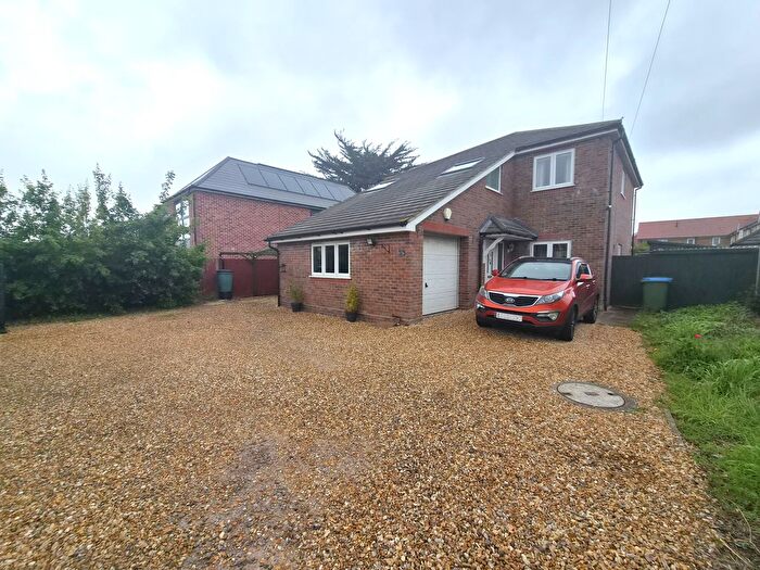 3 Bedroom Detached House To Rent In Warsash Road, Warsash, SO31