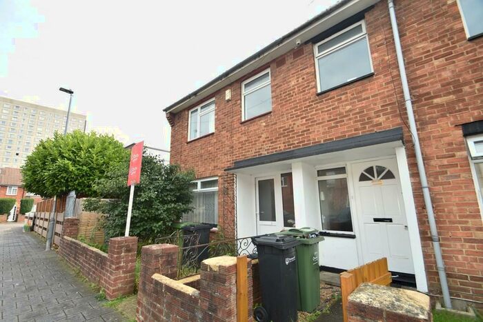 3 Bedroom End Of Terrace House To Rent In Radnor Street, Southsea, PO5