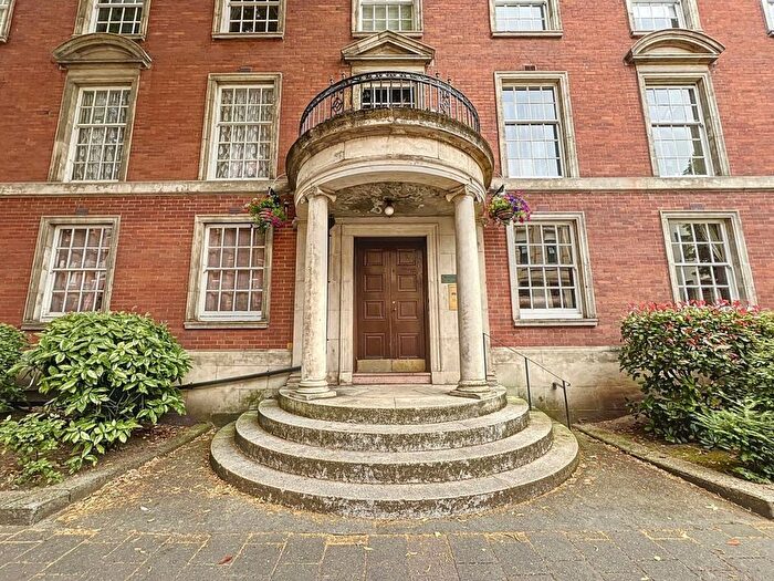 Studio For Sale In Westgate Street, Cardiff, CF10