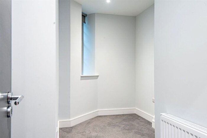 3 Bedroom Flat To Rent In Maida Vale, London, W9