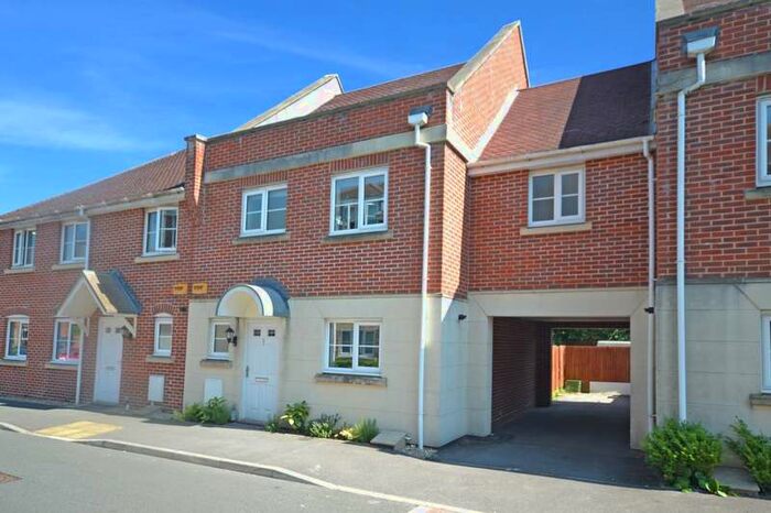 4 Bedroom House To Rent In Spiro Close, Pulborough, West Sussex, RH20