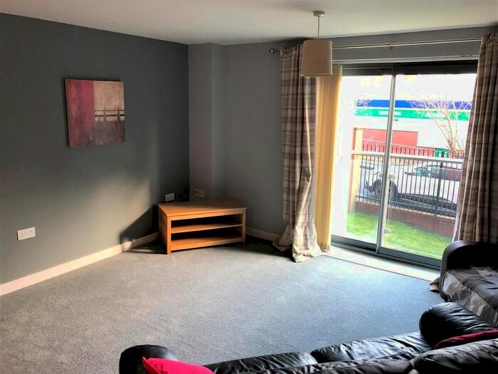 2 Bedroom Flat To Rent In Bouverie Court, Leeds, LS9