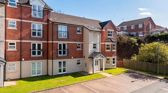 2 Bedroom Flat For Sale In Farsley Beck Mews, Leeds, West Yorkshire, LS13