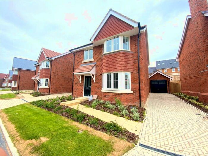 4 Bedroom House To Rent In Kennedy Place, Wokingham, Berkshire, RG40