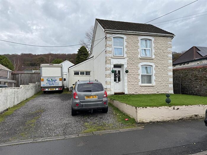 5 Bedroom Detached House For Sale In Heol Y Gors, Cwmgors, Ammanford, SA18