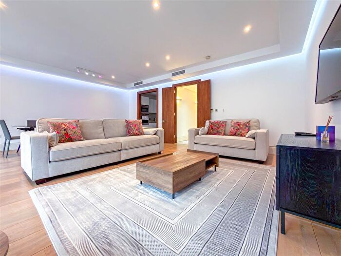 2 Bedroom Flat To Rent In Mount Row, Mayfair, W1K