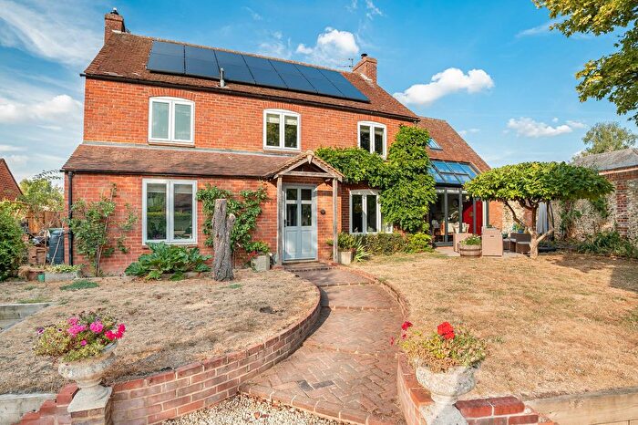 4 Bedroom Detached House For Sale In High Street, Watlington, OX49