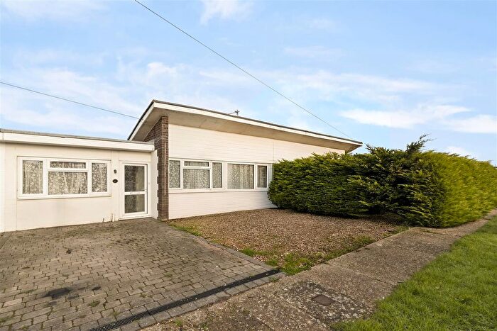 3 Bedroom Bungalow For Sale In The Square, Pevensey Bay, Pevensey, BN24