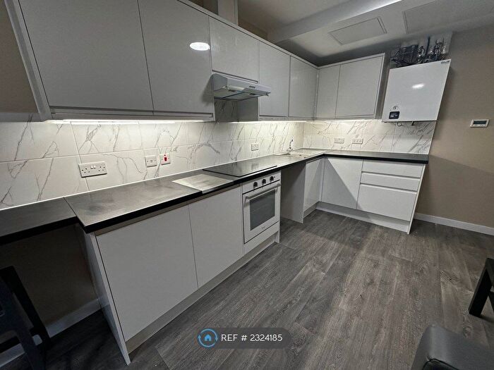 3 Bedroom Flat To Rent In Stokes Croft, Bristol, BS2