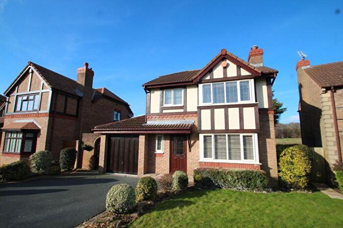 3 Bedroom Detached House To Rent In Wike Ridge Avenue, Shadwell, Leeds, West Yorkshire, LS17