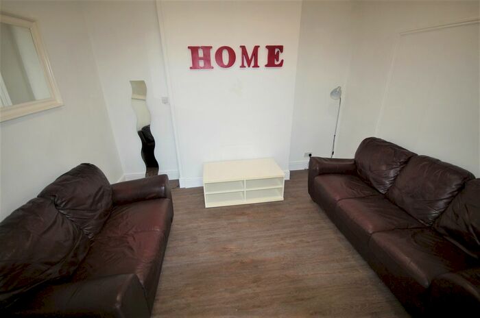 5 Bedroom End Of Terrace House To Rent In Kingsway, Coventry CV2 4Ex