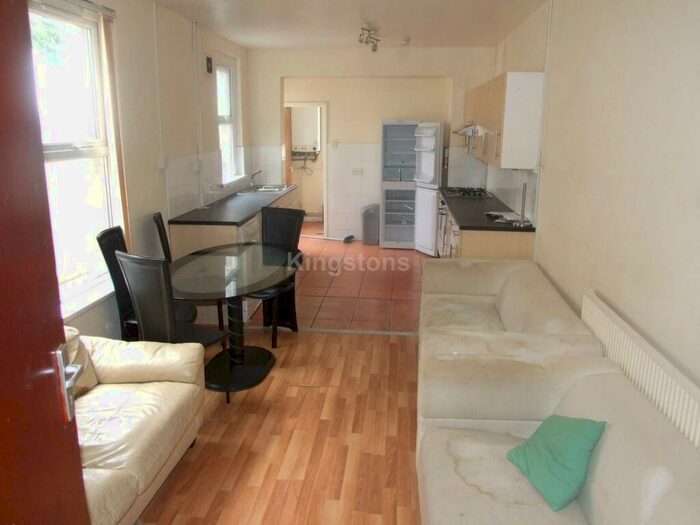 5 Bedroom Terraced House To Rent In Bangor Street, Roath, Cardiff, CF24