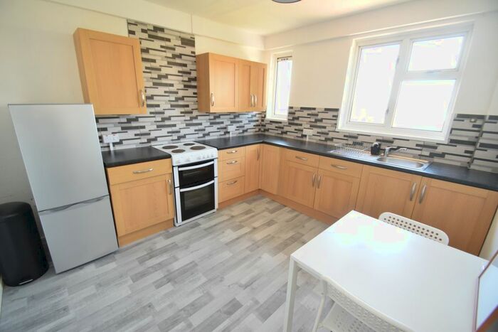 2 Bedroom Flat To Rent In Grenville Road, Falmouth TR11