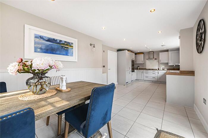 5 Bedroom Detached House For Sale In Foxglove Drive, Crawley, West Sussex, RH10