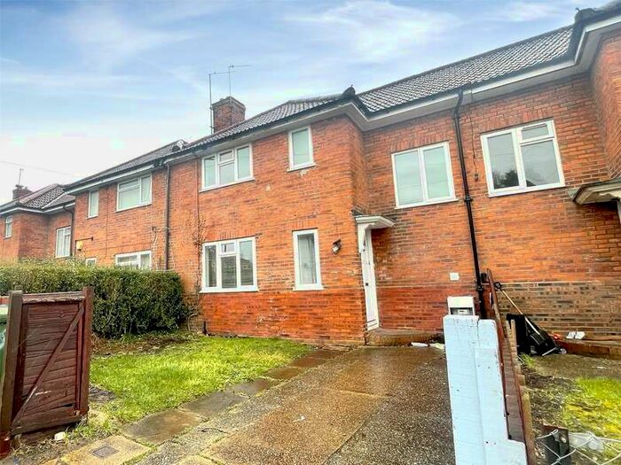 3 Bedroom Terraced House To Rent In Modbury Gardens, Reading, Berkshire, RG2