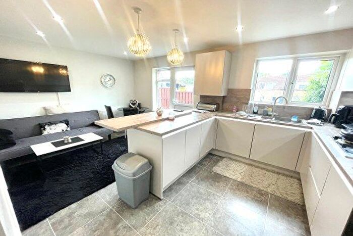 3 Bedroom Property To Rent In Raseby Avenue, Sheffield, S20