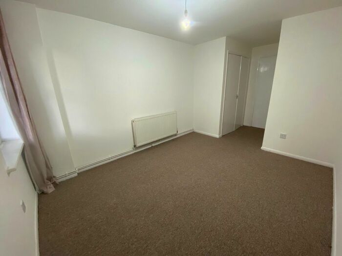 1 Bedroom Flat To Rent In Market Place, Abridge, Romford, RM4