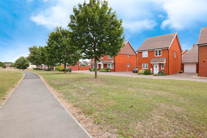 4 Bedroom Detached House For Sale In Matthews Road, Amesbury, Salisbury, SP4