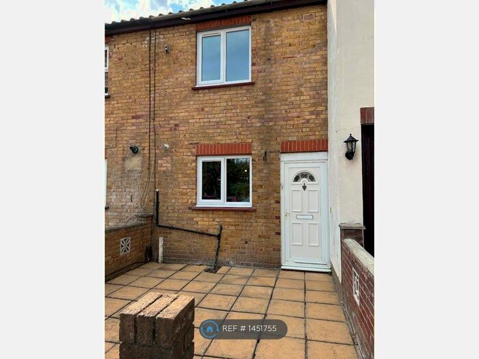 2 Bedroom Terraced House To Rent In Goldsdown Road, Enfield, EN3