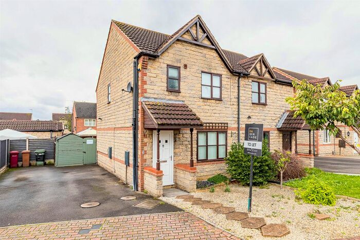 3 Bedroom Semi-Detached House To Rent In Tilia Close, Scunthorpe, DN16