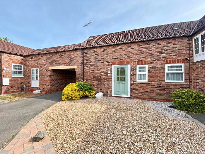 2 Bedroom Property To Rent In Hazelnut Grove, York, YO30