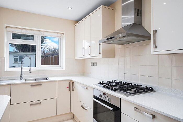 4 Bedroom Property To Rent In Ormesby Way, Harrow, HA3