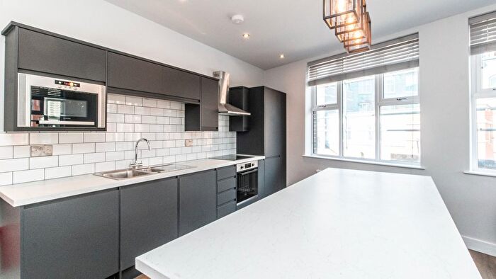3 Bedroom Flat To Rent In - St Mary's Gate, Nottingham, Nottinghamshire, NG1