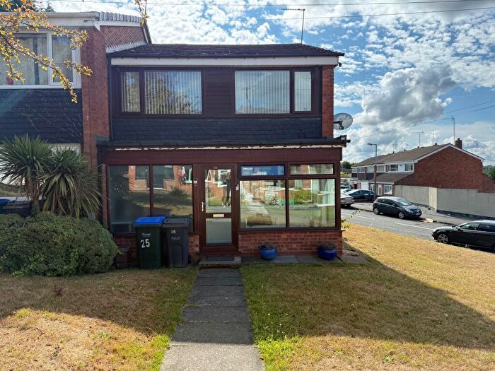 3 Bedroom Terraced House For Sale In Templemore Drive, Birmingham, B43