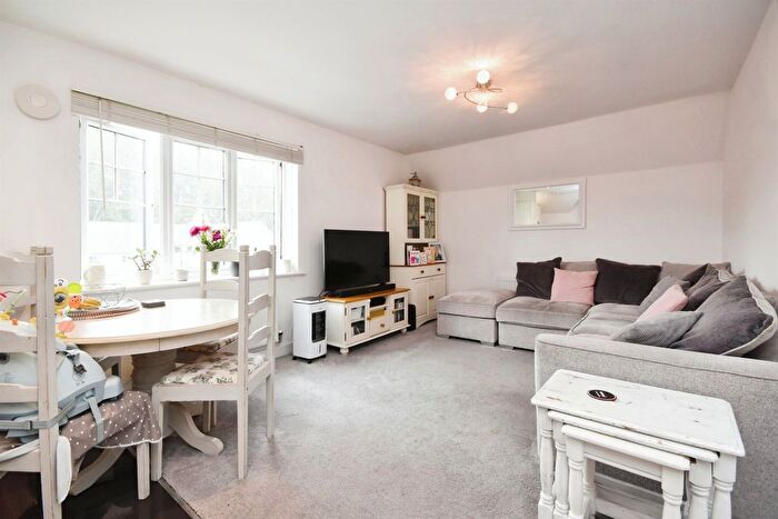 2 Bedroom Flat For Sale In Hogarth Court, Sible Hedingham, Halstead, CO9