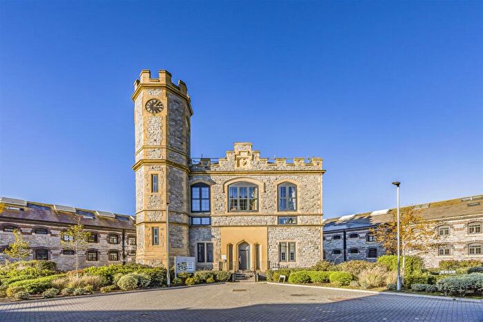 2 Bedroom Apartment For Sale In Governors Walk, Portsmouth, PO3