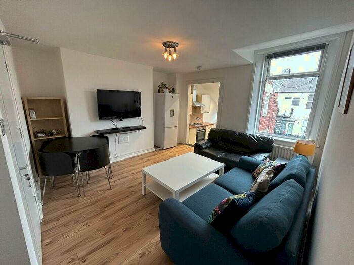 5 Bedroom Maisonette To Rent In Seventh Avenue, Newcastle Upon Tyne, NE6