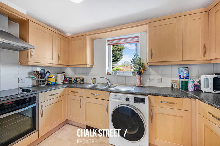 2 Bedroom Flat For Sale In Warwick Close, Hornchurch, RM11