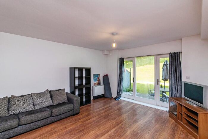 2 Bedroom Apartment To Rent In Kingswood, Sheffield, South Yorkshire, S6