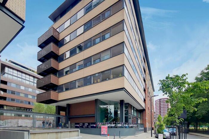 2 Bedroom Flat To Rent In Poole Street, Islington, London, N1