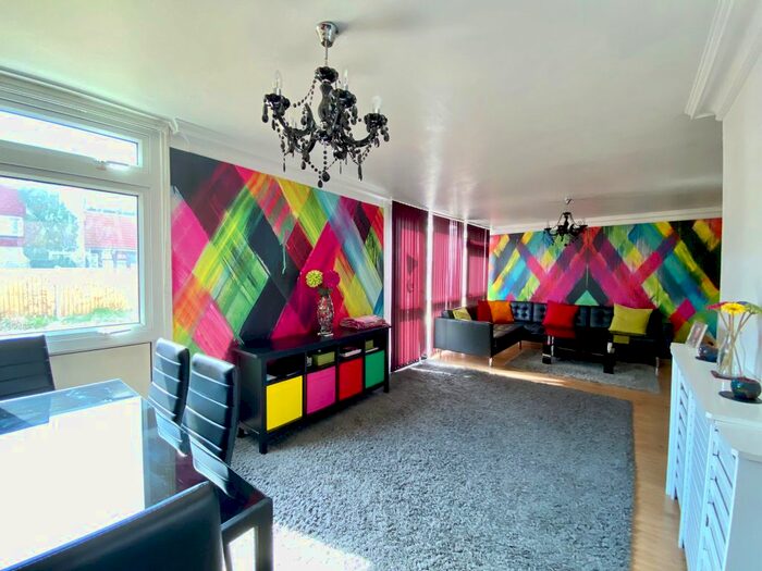 3 Bedroom Terraced House To Rent In Peterborough Way, Basildon, SS14