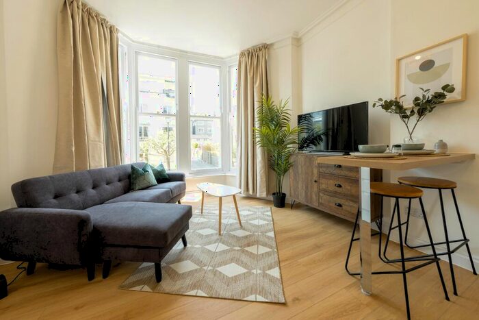 1 Bedroom Flat To Rent In Grange Road, Clifton, Bristol, BS8