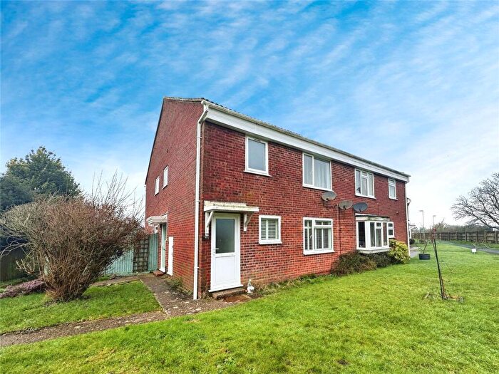 2 Bedroom Flat To Rent In Glebe Court, Botley, Southampton, SO30