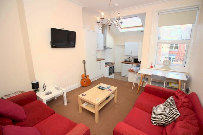 3 Bedroom Flat To Rent In Albemarle Ave, High West Jesmond, Newcastle Upon Tyne, NE2