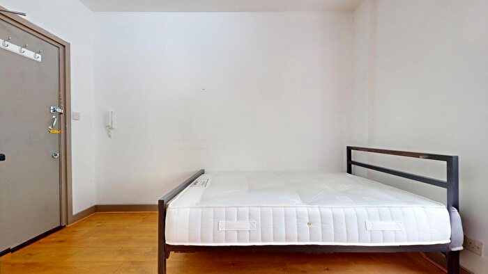 Studio To Rent In Finchley Road, London, NW3