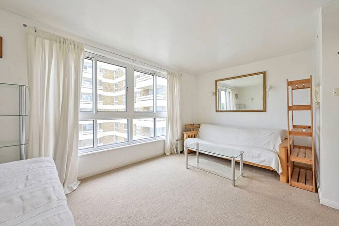 Studio To Rent In Warwick Drive, Putney, London, SW15