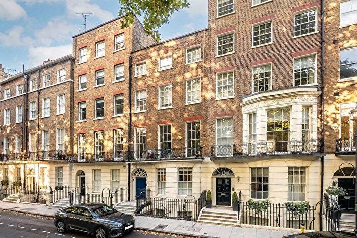 2 Bedroom Flat For Sale In Montagu Square, Marylebone, W1H