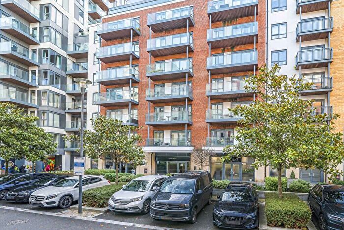 Studio To Rent In Boulevard Drive, Colindale, London, NW9