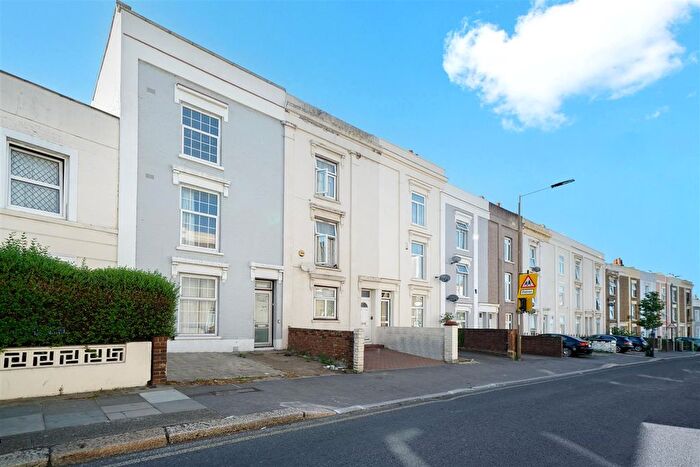 6 Bedroom Property To Rent In Crescent Road, London, SE18