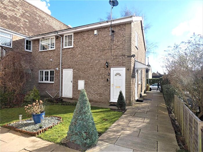 2 Bedroom Flat To Rent In Well Green Court, South View Road, Bradford, BD4