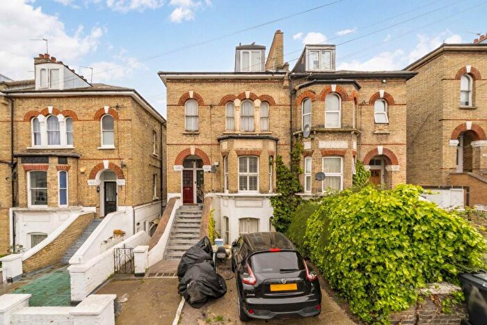 2 Bedroom Flat For Sale In Second Avenue, London, NW4