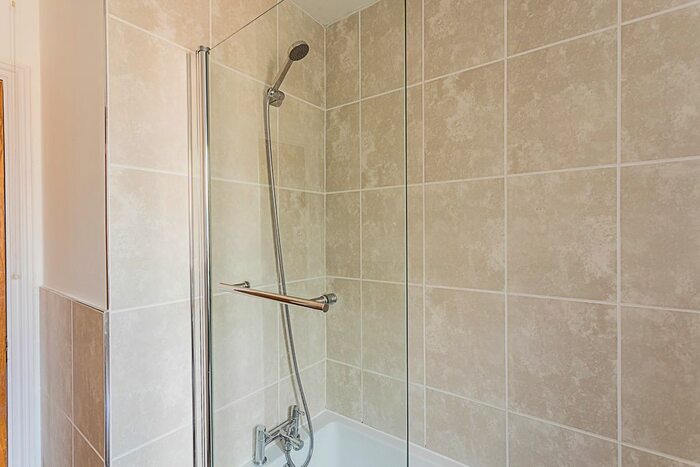 2 Bedroom Flat To Rent In Quadrangle Close, Leroy Street, London, London, SE1