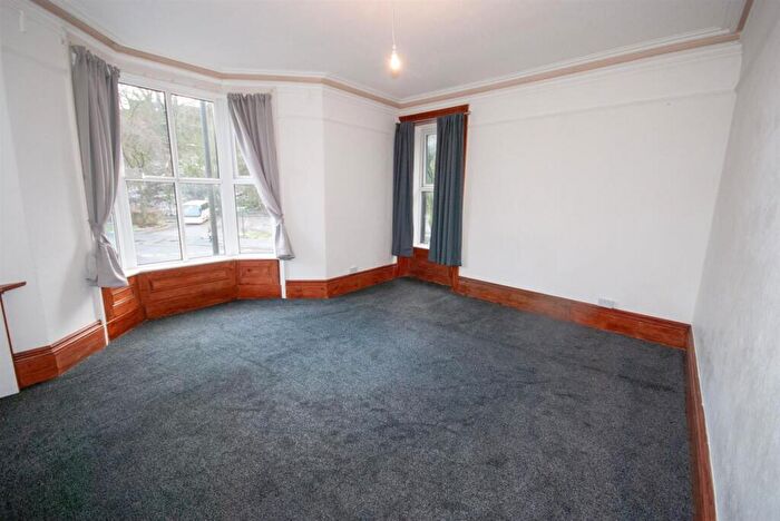 1 Bedroom Flat To Rent In Brooklyn Place, Ashwood Park, Buxton, SK17