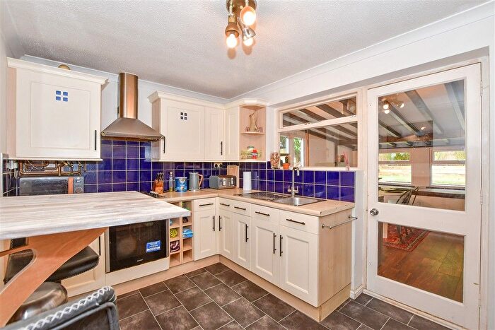 2 Bedroom End Of Terrace House For Sale In Buckland Hill, Maidstone, Kent, ME16