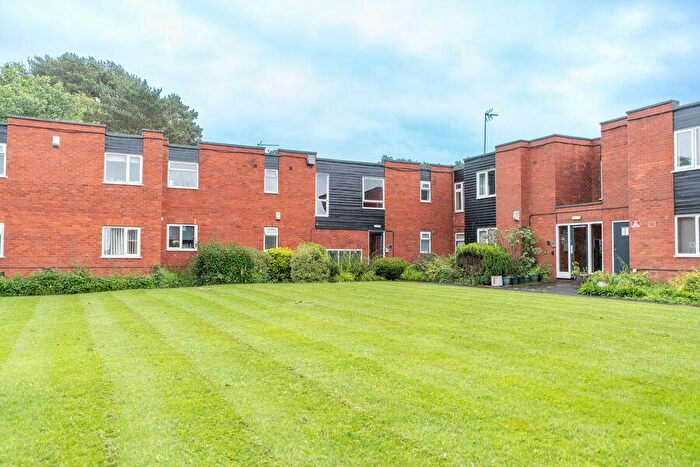 2 Bedroom Flat To Rent In Blackmoor Court, Alwoodley, LS17